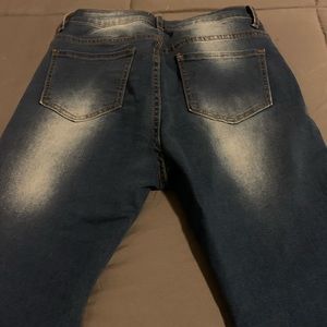 Skinny jeans size 13 juniors never worn.
